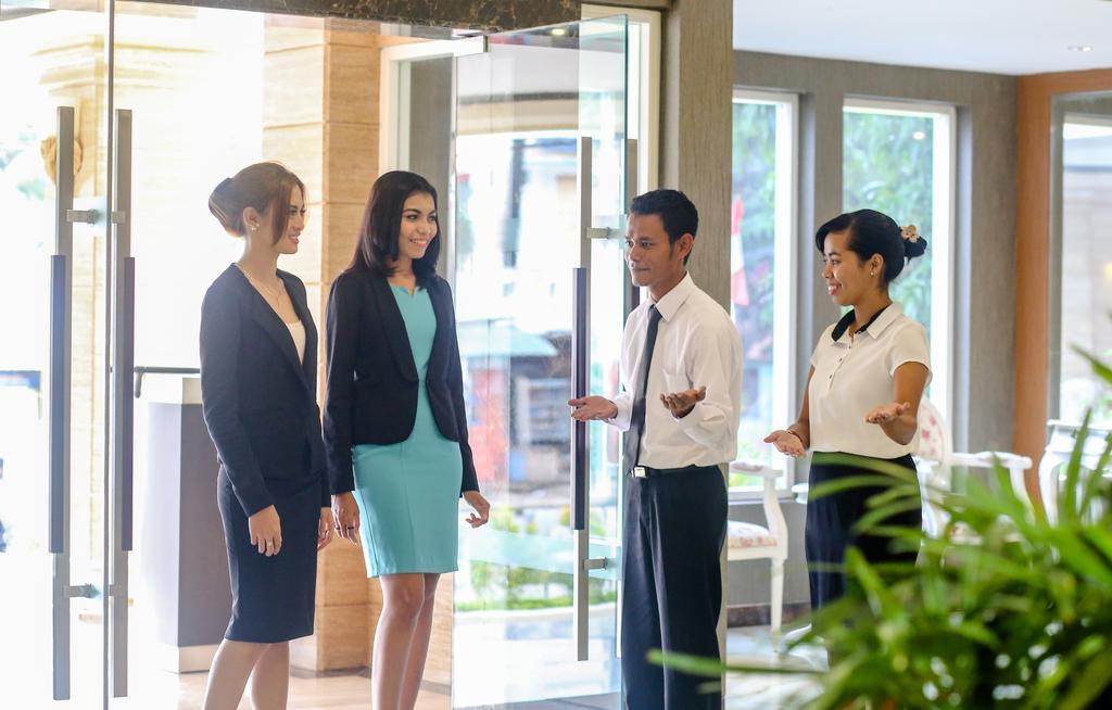 Sylvia Hotel Premier Kupang Kupang  Exterior foto