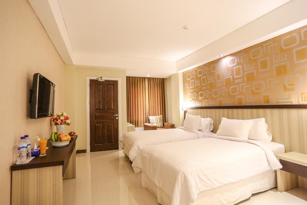 Sylvia Hotel Premier Kupang Kupang  Zimmer foto