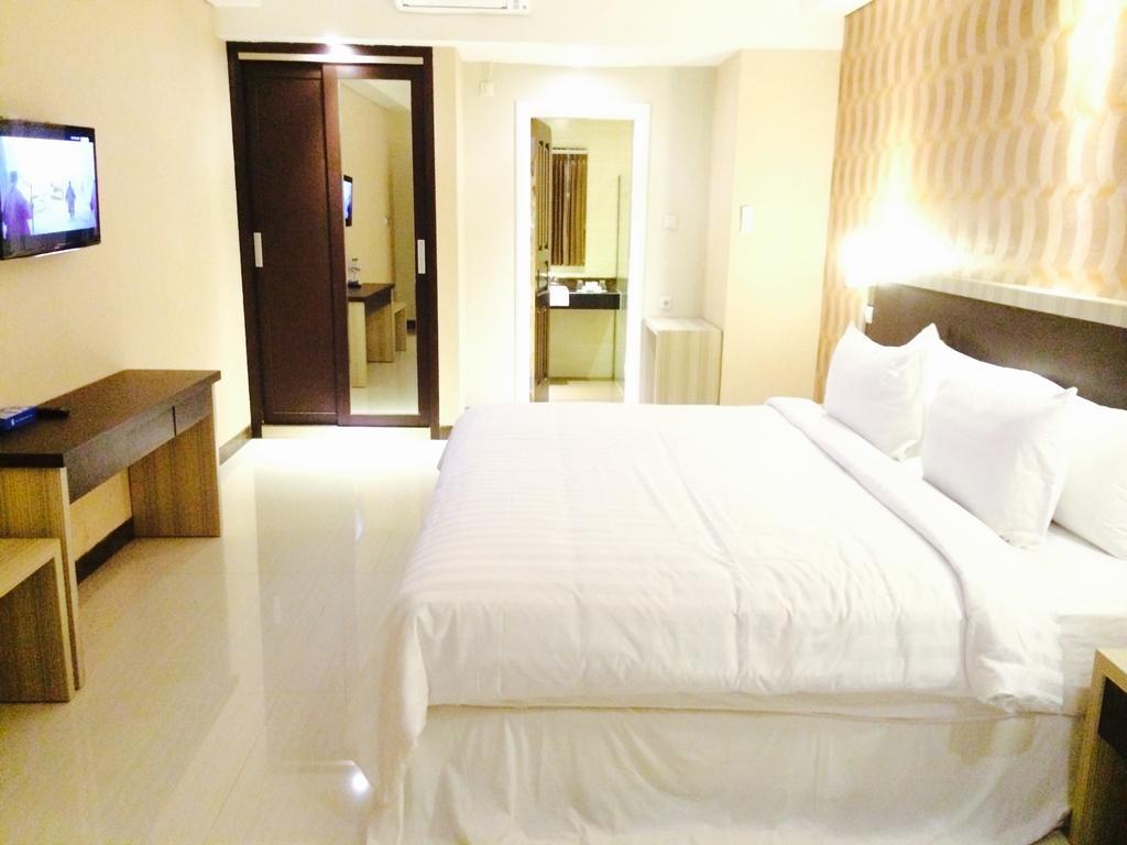 Sylvia Hotel Premier Kupang Kupang  Exterior foto