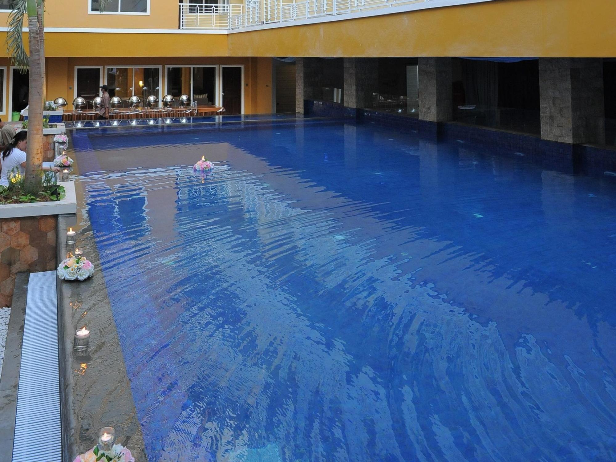 Sylvia Hotel Premier Kupang Kupang  Exterior foto