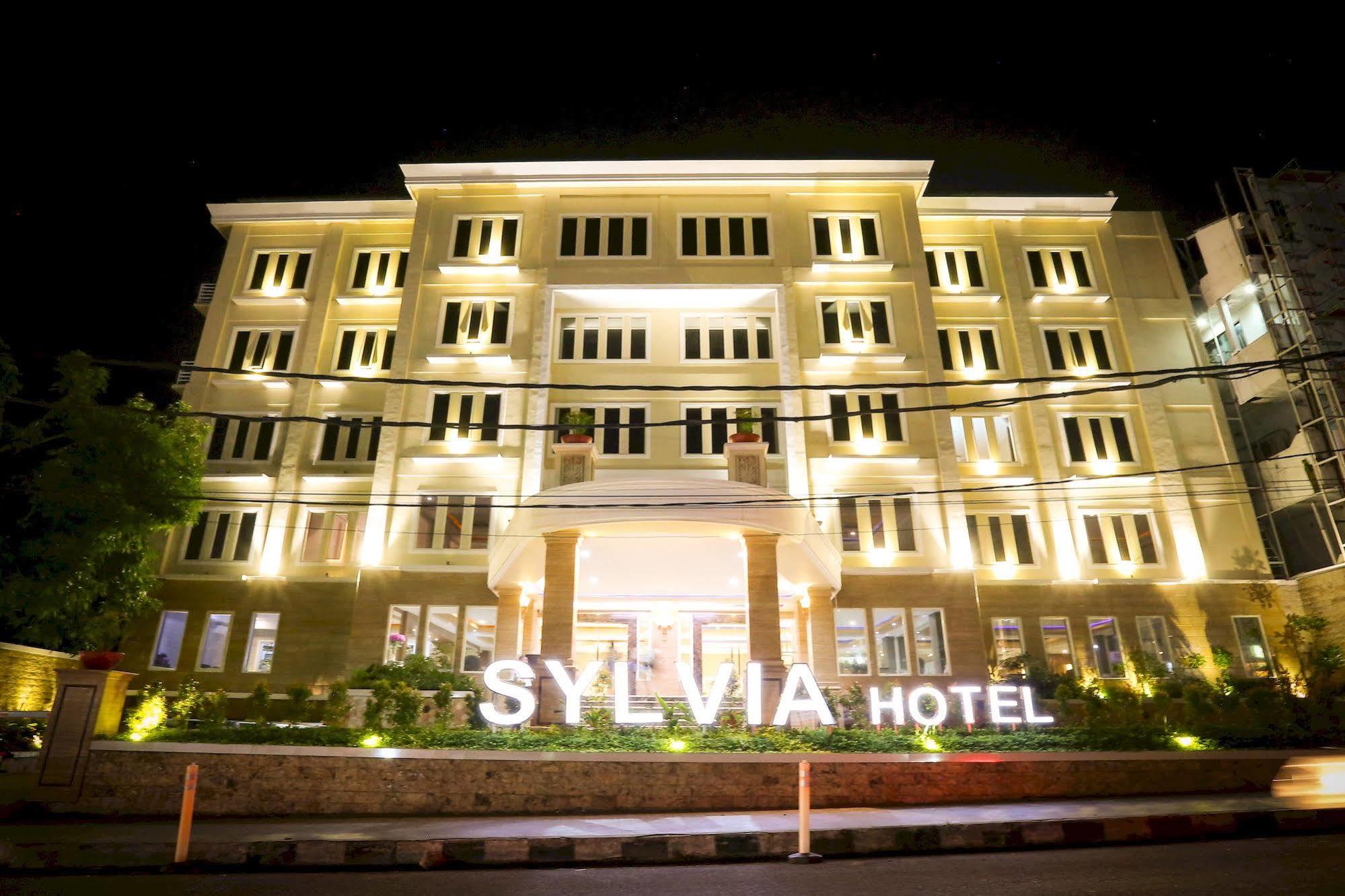 Sylvia Hotel Premier Kupang Kupang  Exterior foto