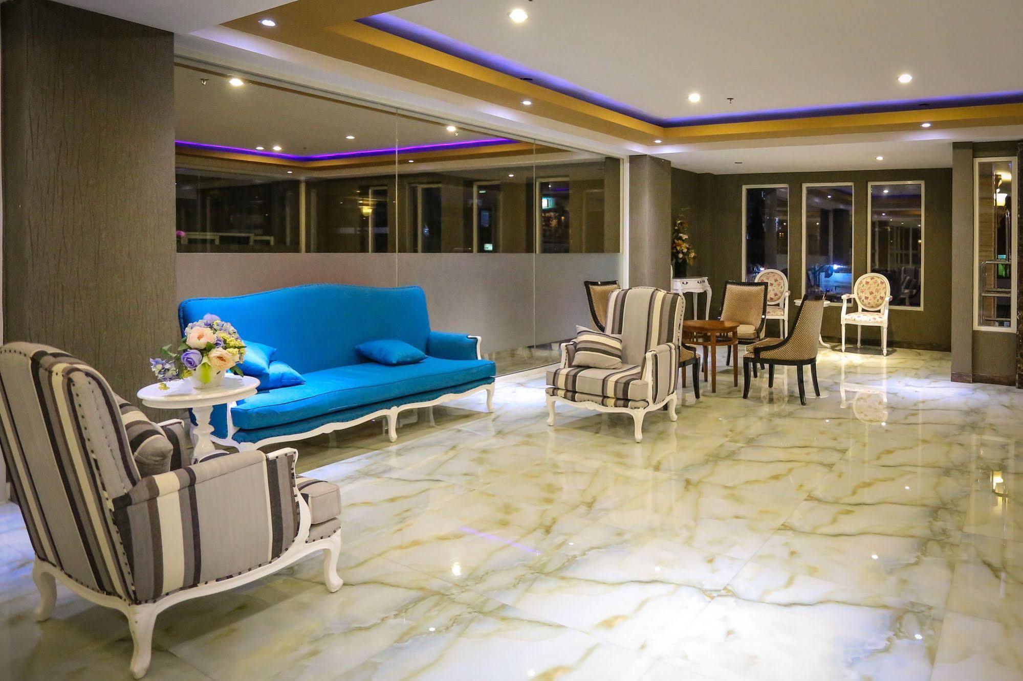 Sylvia Hotel Premier Kupang Kupang  Exterior foto