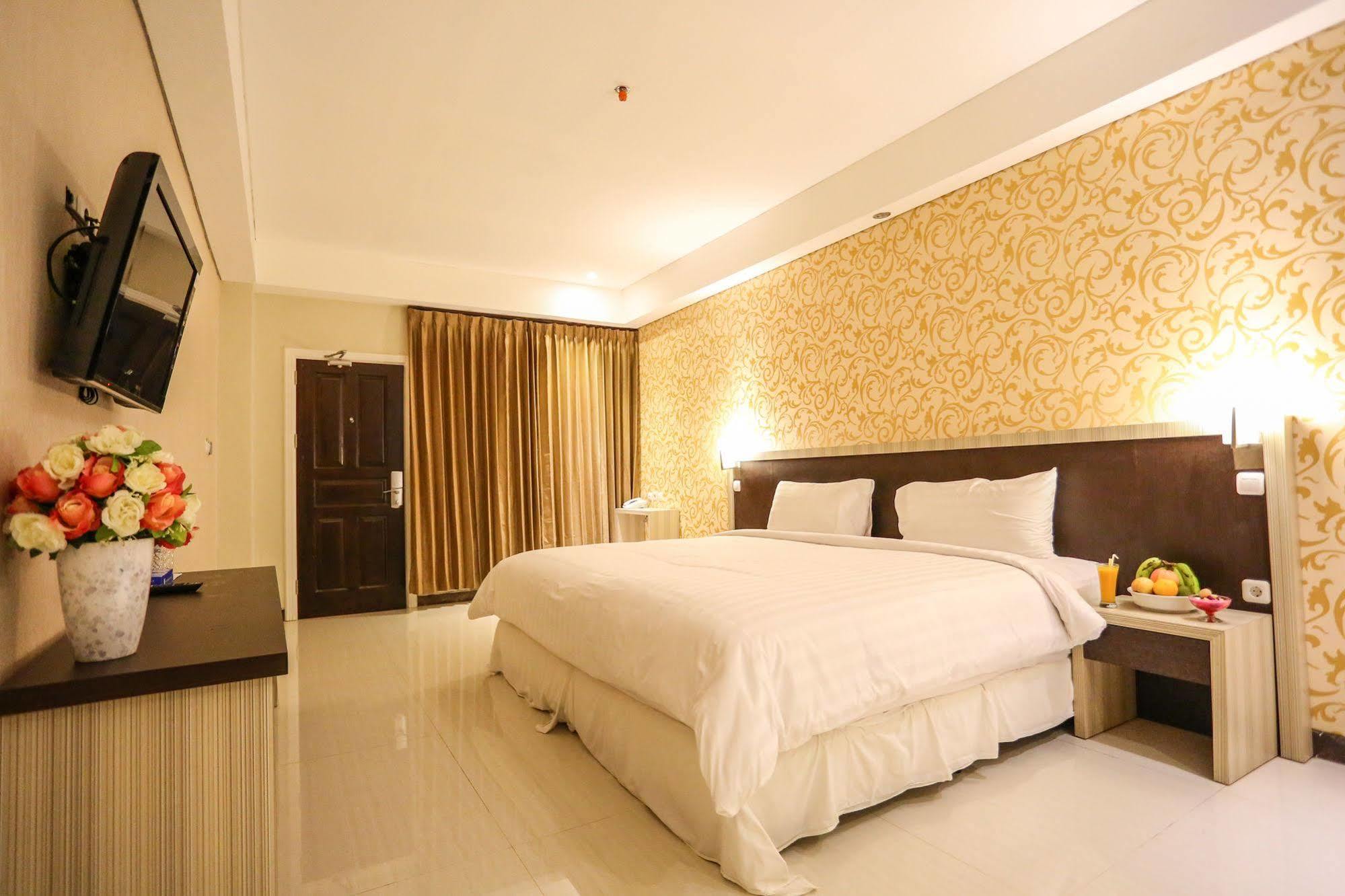 Sylvia Hotel Premier Kupang Kupang  Exterior foto