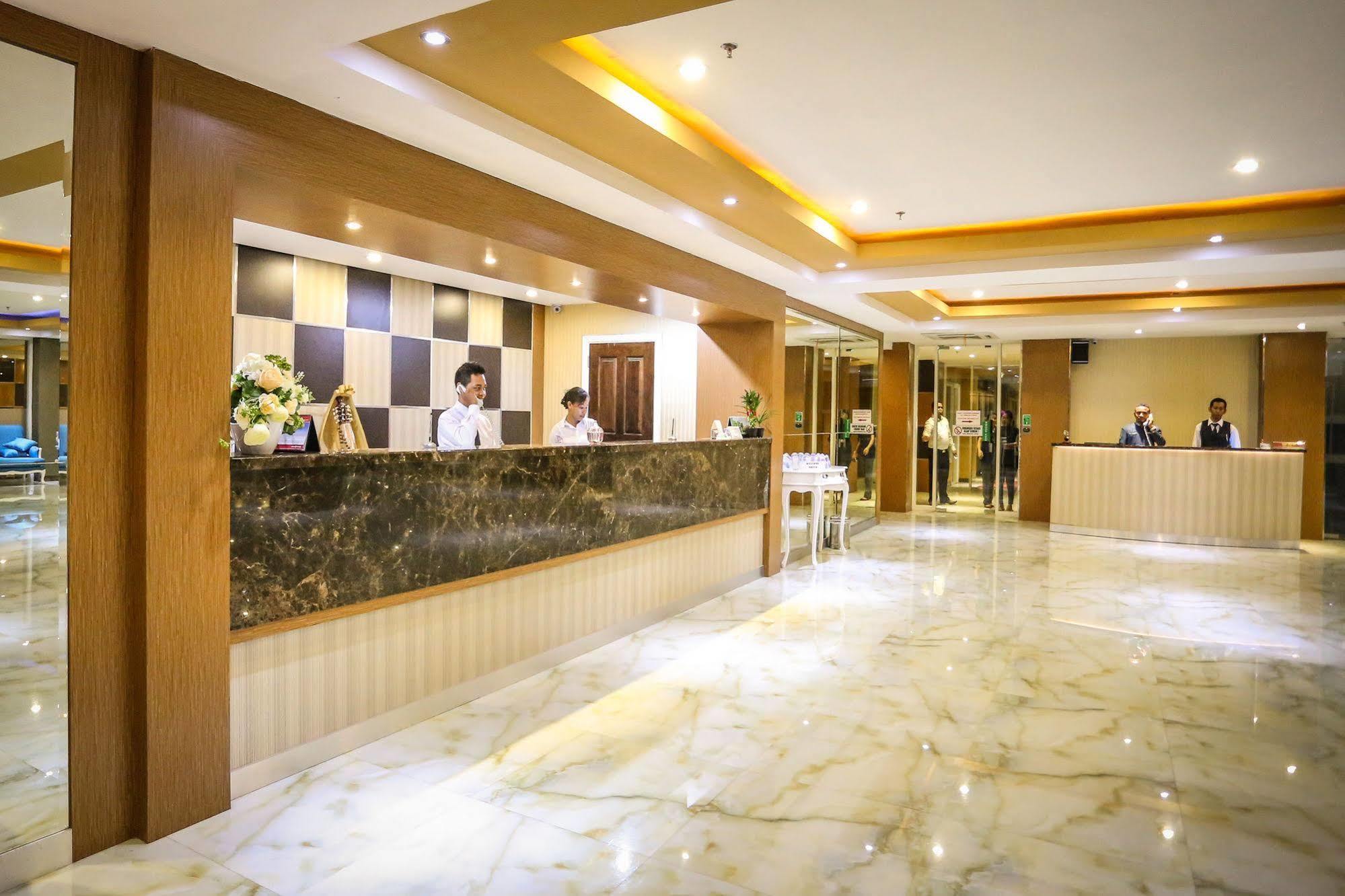 Sylvia Hotel Premier Kupang Kupang  Exterior foto